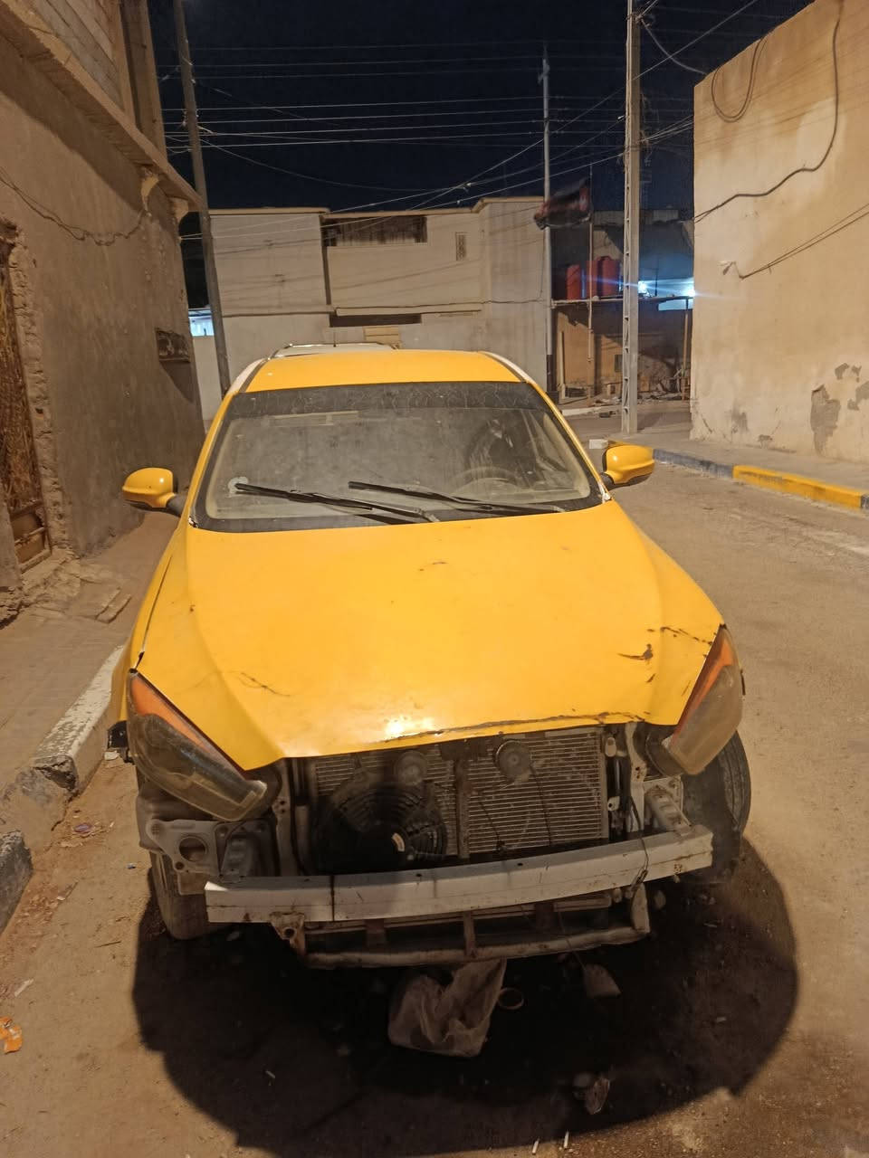 السلام عليكم سياره فاو مديل٢٠١٤ سياره كير مكينه ستوني شادهن والدعامية مالتهة موجودة السياره ابيع كوم حديد صاحب السيارة يريد تحويل السعر١٥بيه مجال ***********

