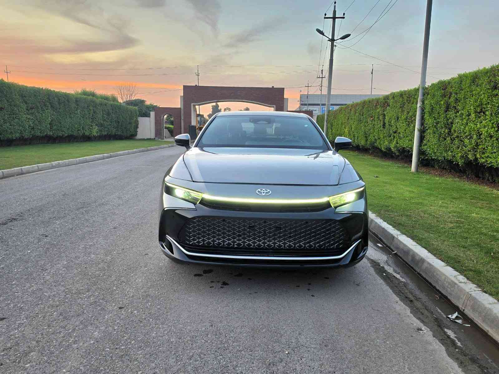 كراون XLE • ٢٠٢٤ • هايبرد