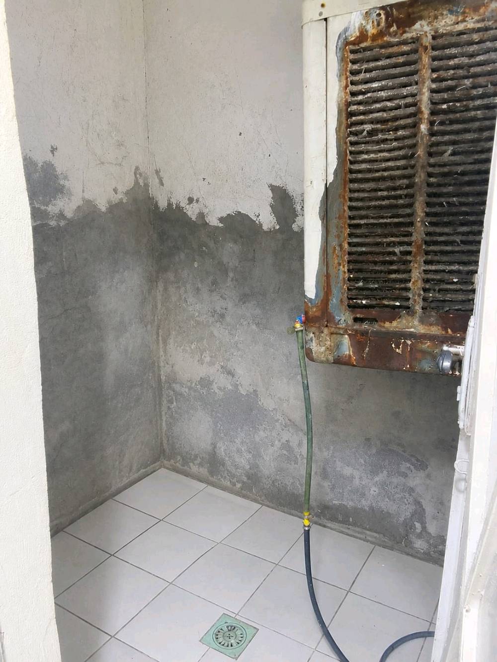 مكلفه بل نشر  بيت تجاوز 60 متر 
نزال 20 ماء ومجاري وكهرباء 3 خطوط
طابقين وبي معاملة ورقم من مجلس بلدي كامل 

الطابق الأول كراج واستقبال ومطبخ وغرفة ومناور اثنين وحمامات اثنين داخلي وخارجي

والطابق الثاني غرفة وحمام وبيتونة وسطح الطابق الثاني فقط سقف ساندويج

مكانة بغداد جديدة بشارع المسبح قرب روضة المقدام 

رايدته ب70 مليون وبي مجال 
غرض البيع نريد بيت أكبر 

للتواصل ***********