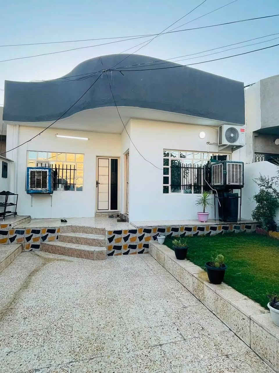 بيت للبيع الهرمات الثانيه يم شركه الكهرباءالسعر 51 مليون
المساحه 200العمق 25واجها 8 غرفتين بيت حديث 
فول خدمات ماي كهرباء عل تبليط 
الاستفسار ***********
***********
بي واتساب
