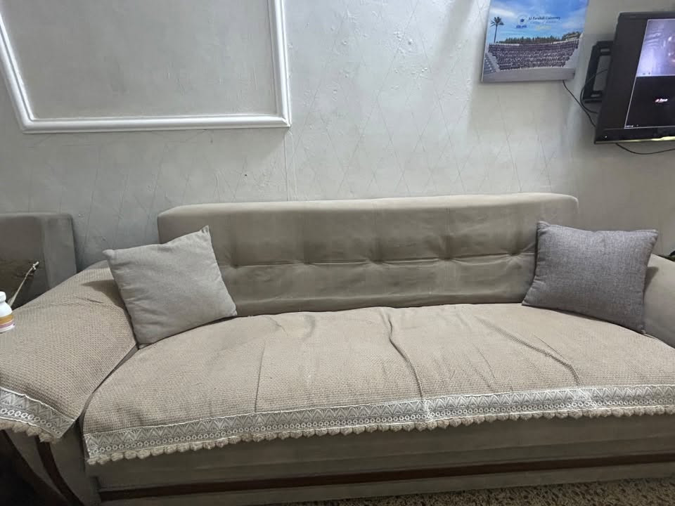 نص طقم كنب • يتحول لسرير • كرسين