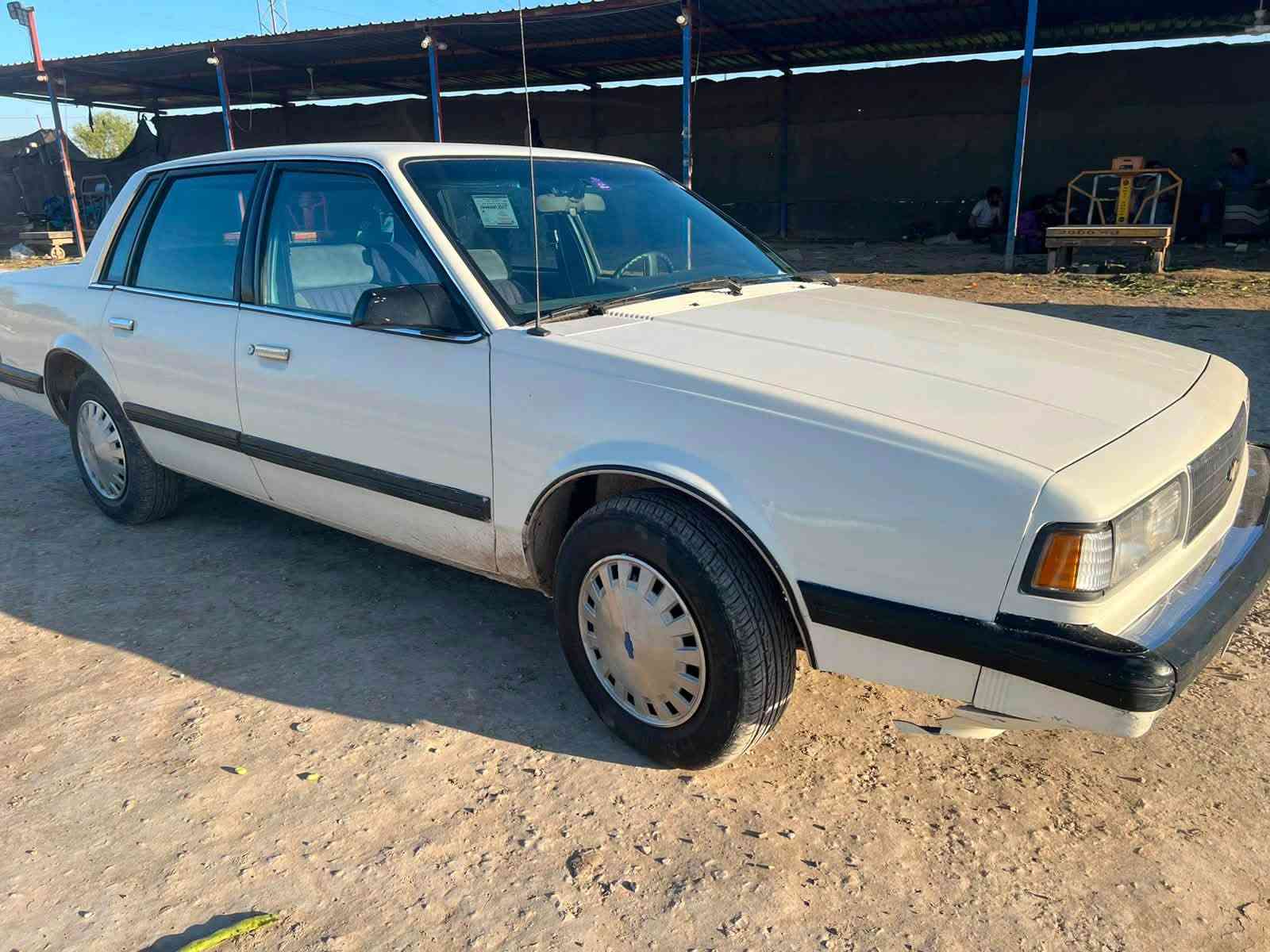 الي يدور نضيف يجي وما يخسر
سلبرتي موديل 89 
محرك وكير كفاله شركه 
تبريد ثلج 
غرفه جديده سياره جاهزه من كلشي 
بيه قطع صبغ لجماليه شغل وطلع جاهزه ل اخير سياره فقط صدره جه يمنه تعبان شًويه
*********** سعره 40 بيه مجال قليل حك جيتك
