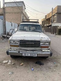 لاندكروزر • مكينة • بغداد