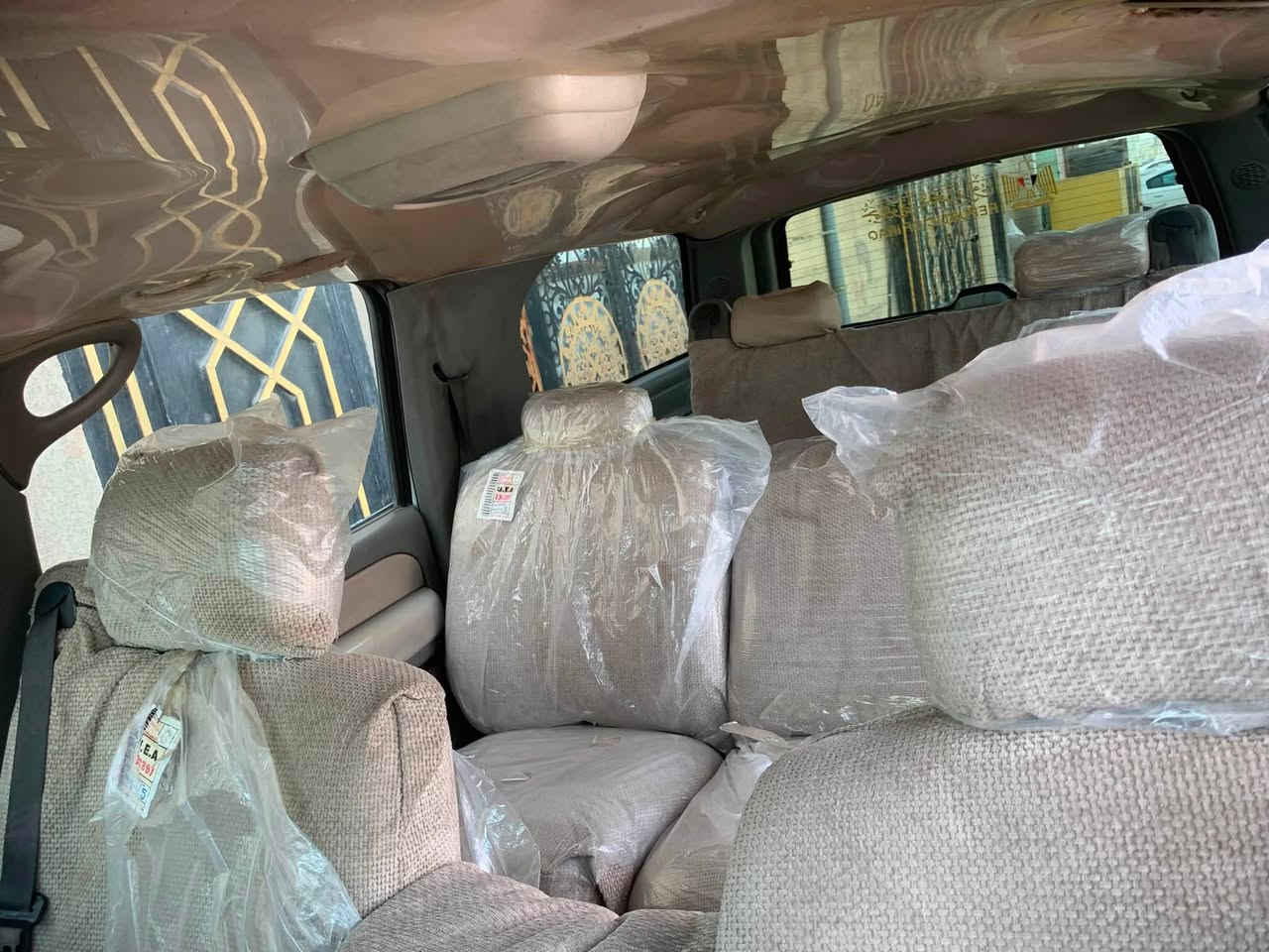 السلام عليكم GMCيوكن 

مديل2000 كير مكينه اكسل كاردن حدادية 
مكينة 5,300 كير700
تخم تاير تبرد ثلج رقم إنكليزي دولي أنبار دوشمة جديده شاشة أندرويد غرفتها حلوه مصبوغة عام 
 مكاني البصره الزبير السعر 85وبي مجال رقمي***********
