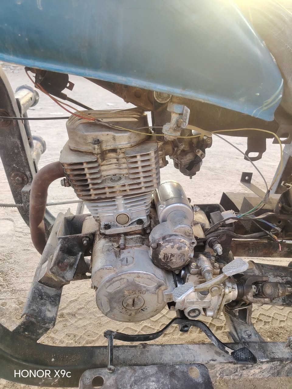 البيع دوات مكفوله مكينه مجفته توه حلوه ناعمه مكان بصره الزبير شراي ينتصل***********

نص مكتوب في الصور:
- HONOR X9c
