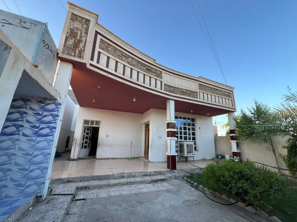 🔥 650 ألف للمتر فقط! 🔥

سعر يستحق الوقفة 👌

🏡 بيت للبيع في شارع المعارض
📍 موقع مميز جداً — يبعد عن الشارع الرئيسي قطعة واحدة فقط

✨ تفاصيل العقار:
▫️ المساحة: 309 م²
▫️ الشارع: 10 متر
▫️ الواجهة: 12 متر
▫️ النزال: 25 متر
▫️ سنة البناء: 2013

🏠 تفاصيل البيت:
▪️ استقبال
▪️ غرفتان
▪️ صالة
▪️ مطبخ
▪️ حديقة خارجية 🌿

💰 سعر المتر: 650 ألف فقط 🔥
✨ سعر جداً مناسب مقابل الموقع والمساحة

📞 للاستفسار أكثر:
مراسلة الصفحة أو الاتصال:

*********** — نهاد
*********** — رسول

🏢 مكتب السراج للعقار
📍 الرمادي — شارع 20 مقابل ماركت العبيدي
