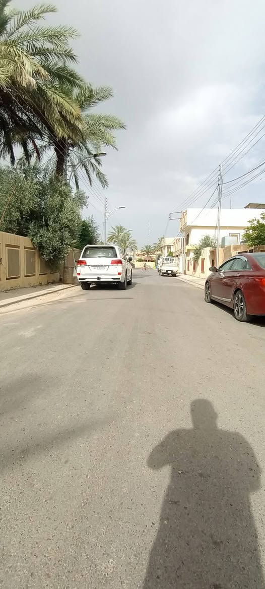 السلام عليكم
:-يوجد دار #للبيع 
#العنوان/الفلوجه حي المعلمين قرب مسجد الاقصى
:-بناء طابوك
:-بناء قديم وقابل لسكن
:-ملاحظه/يباع قطعة ارض 
#المساحه/360 متر
:-طابقين
:-شارع/10 تبليط
#موقع/كلش حلو وراقي وخدمات كامله من ماء و مجاري وكهرباء و ارصف  و تبليط مدارس اعداديه ومتوسطه  و اسواق و مركز صحي وثالث بيت عن المدارس موقع كلش مميز 
#السعر_المتر/1.250/ مليون وربع مجال بسيط 
:-ملاحظة/ السعر محدد من قبل صاحب العقار
الاستفسار
أدآرة: 
           🏫مكـ✯͜͡ألعزه𝄠ـتب🏫 
                 ﴿وآتـسـآب﴾
                ***********
______________________________________
1️⃣●اسعار 💵العقارات المعلنة في مكتبنا تُحدد من قبل البائع 💸صاحب العقار وليس المكتب والسعر قابل للتفاوض بين البائع والمشتري📜
2️⃣●⌛نتميز بعدم رفع سعر العقار من قبلنا ونجمع البائع🤝 والمشتري وجهاً لوجه لغرض الاتفاق📝  على السعر النهائي 
3️⃣●🎈حي التأميم شارع المنجزات مجاور محطة خليج العرب لغسيل السيارات وقرب تقاطع جامع التقوى, Fallujah, Iraq اذا عندك عقار تريد تعرضه للبيع او تريد تشتري عقار 
4️⃣📬فقط ارسال المعلومات  على الواتساب او الاتصال على هواتف 
مكـ✯͜͡ألعزه𝄠ـتب
***********(واتساب)
☎️نستقبل هواتفكم على الارقام التاليه 
أدآرة﴾

        ﴿مكـ✯͜͡ألعزه𝄠ـتب﴾

       ﴿أيمن⚕️ألعيساوي﴾
           واتساب⬇️
             اتصال⬇️
      ***********☎️:-أيمن
      ***********
             اتصال⬇️
      ***********☎️:-أبو أيمن
