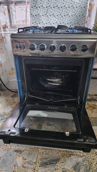طباخ • نضيف جدا • غاز وكهرباء