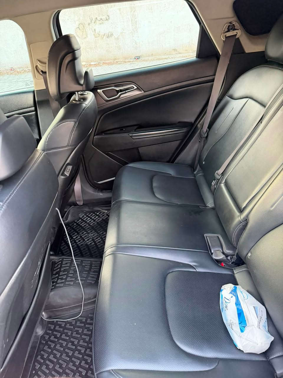 السلام عليكم
🚘 للبيع كيا سبورتج 2023 هايبرد – فئة EX

سيارة مرتبة ونظيفة، بمواصفات مميزة واقتصادية بفضل نظام الهايبرد.

🔹 الموديل: 2023
🔹 النوع: هايبرد
🔹 الفئة: EX – فول أوبشن عدا الفتحة
🔹 الممشى: 108 ألف كم

⚠️ الأضرار:

* حادث جاملغ خلفي جهة السايق
* باب خلف السايق مبدل ومصبوغ
* باب السايق صبغ نصه

💰 السعر: 195 ورقة، قابل للتفاوض للجادين فقط.

📍 الموقع: زيونة / البلديات
📞 للاتصال: ***********
