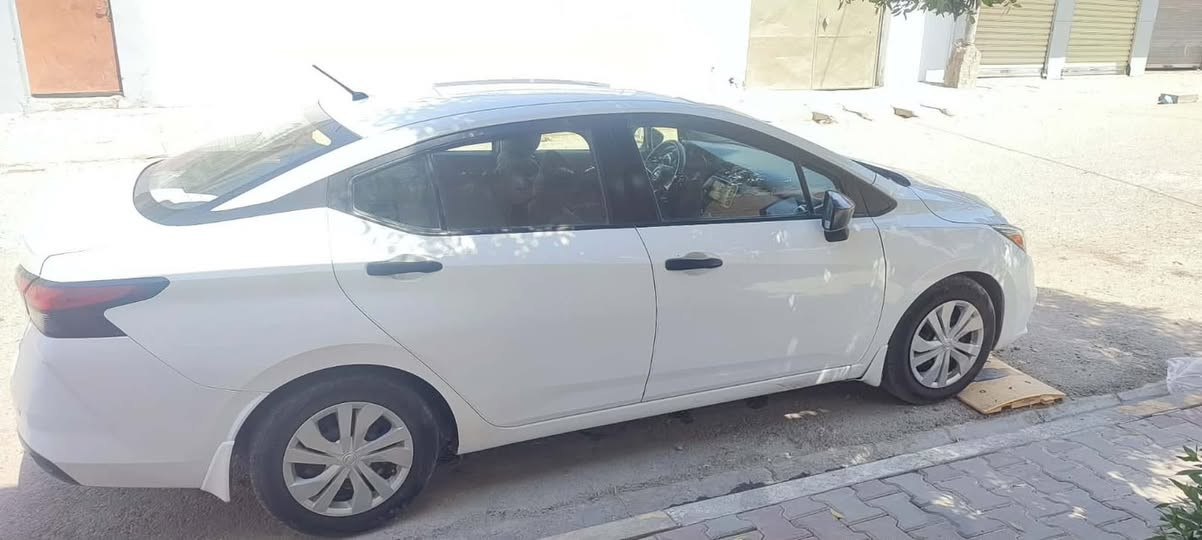 سلام عليكم شباب نيسان فيرسا موديل 2021 رقم ديالى مشروع وطني للاستفسار الاتصال *********** السعر 105 وبيها مجال
