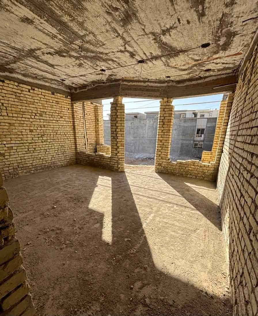 هيكل 100متر
6.25*16 
في منطقة الدورة /حي دجله / مجمع نسيم كرارة (بالقرب من سريع غزة الجديد 
طابقين ونصف (مساحه البناء 250 متر تقريبا )
مواصفاته : 
يحتوي على 5 حمامات 
3 غرف نوم 
بيتونه 
مطبخ 
استقبال +حولي عدد 2 بالطابق الارضي والاول 

المجاري كامله 
الماء كامله باقية على الربط 
الكهرباء فقط الطابق الارضي كامل 

للاستفسار ***********
