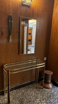 ميز • مرايا • تحفية