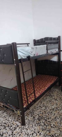 جرباية طابقين • سرير • للبيع