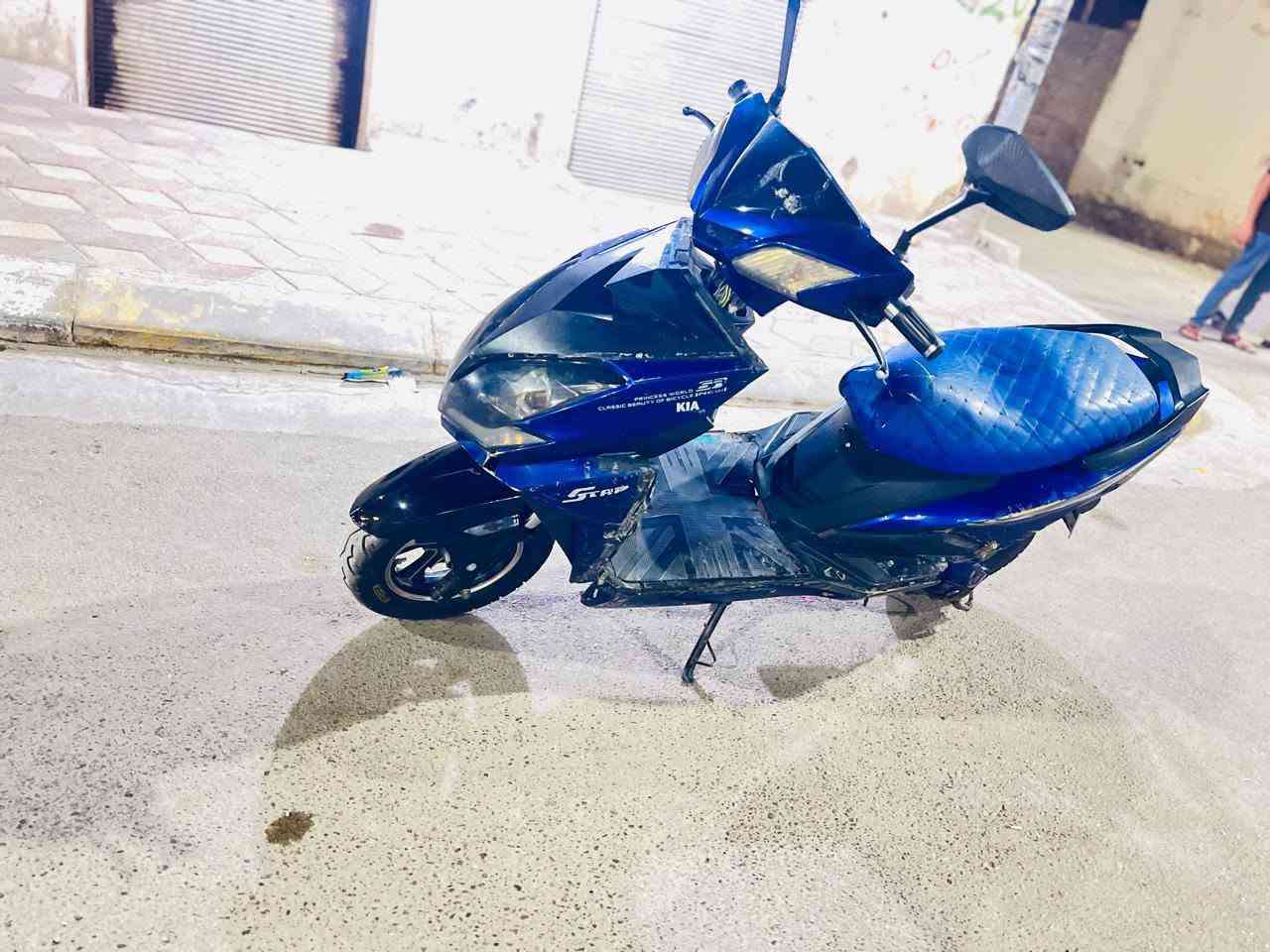 سلام عليكم موطور شحن للبيع خمس بطاريات شرط عل فحص يقرن عشره ونص وعقل جديد تايرات جدد س كشره تعبان ول ويل ماله بي شلون الخرطه بس اول متحرك اله اذا تقبط اليده كبل بس بل بدايه وله بل معدل يمشي وكلشي مابي عارضه ب 250 وبي مجال وذا اكو مراوس بموطور بانزين اراوس مكاني الرمادي الصوفيه هـ، ***********
