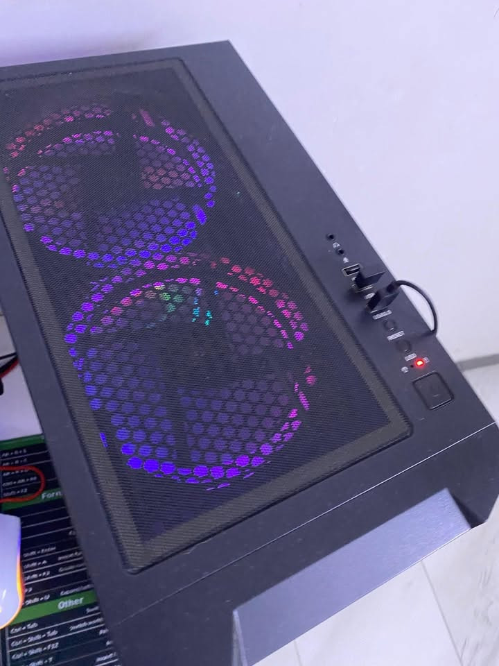 السلام عليكم سيت اب كامل للبيع
المواصفات 
i510400F
Ram 16gb
Gpu gtx 1660 super
Storage 1tb
Psu 750w

شاشة ايسر 185hz
ماوس وكيبورد ريد راكون
يوبي اس تايكر
***********
