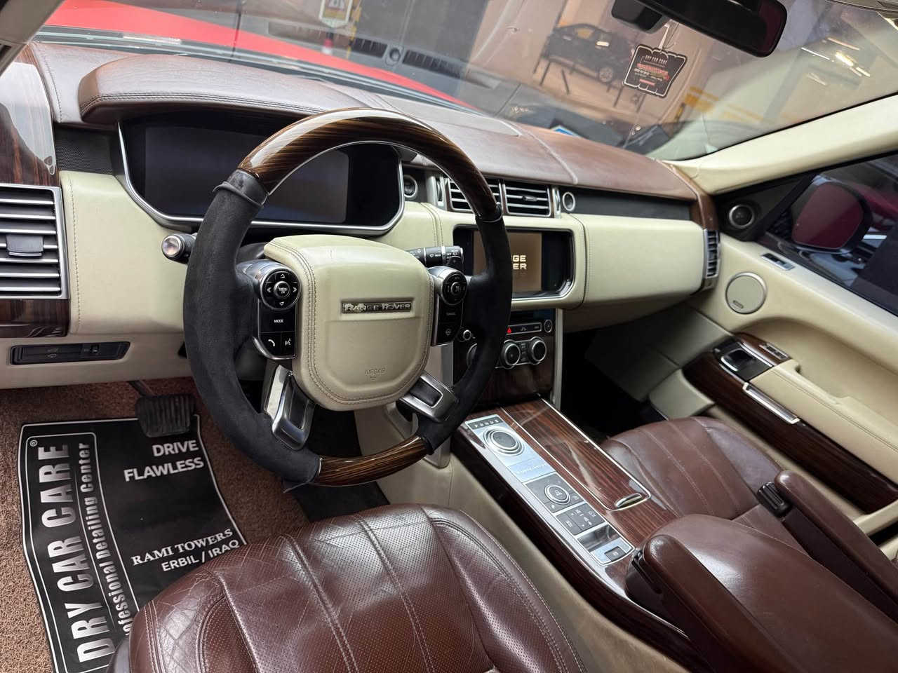 � للبيع | رينج روفر 2015 فول مواصفات 🚘

للجادين فقط، سيارة تجمع بين الفخامة، القوة، والراحة.

✅ موديل: 2015
✅ فول مواصفات (Full Option)
✅ بحالة ممتازة وجاهزة للاستخدام
✅ محرك وأداء ممتاز
✅ داخلية نظيفة جداً
✅ جميع الكماليات تعمل بكفاءة

السيارة مناسبة لمن يبحث عن الفخامة والاعتمادية، والمعاينة خير دليل

⛽ المحرك: ديزل
⭐ فول مواصفات (أوتوبايوغرافي)

✨ السيارة مغلفة بالكامل PPF أحمر طافي (Matte Red) مع ضمان 10 سنوات، لتحافظ على الطلاء وتحميه من الخدوش والعوامل الخارجية
رقم اربيل ومكان السيارة اربيل 
للاستفسار الاتصال على الرقم *********** أربيل, العراق
