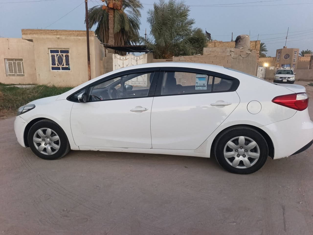 السلام عليكم كيا سيراتو موديل 2015رقم المثني السيارة مكفولة گير محرك 1600 تخم تاير شاشة  تحكم استيرن اشارة مراية استفسار ***********  مكان ذي قار الشطرة
