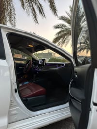 السلام وعليكم للبيع كورله 2023 علامه زرقه  الموصفات  1-فتحه سقف  2-شاش...