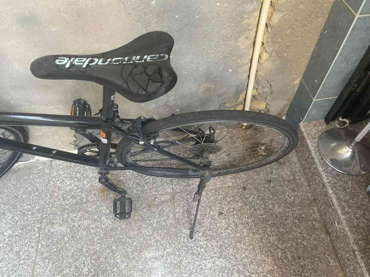 C700
للبيع
التاير الوره يرادله تيوب
بايسكل نضيف ويخبل
السعر 50 الف قفل 
رقمي ***********
