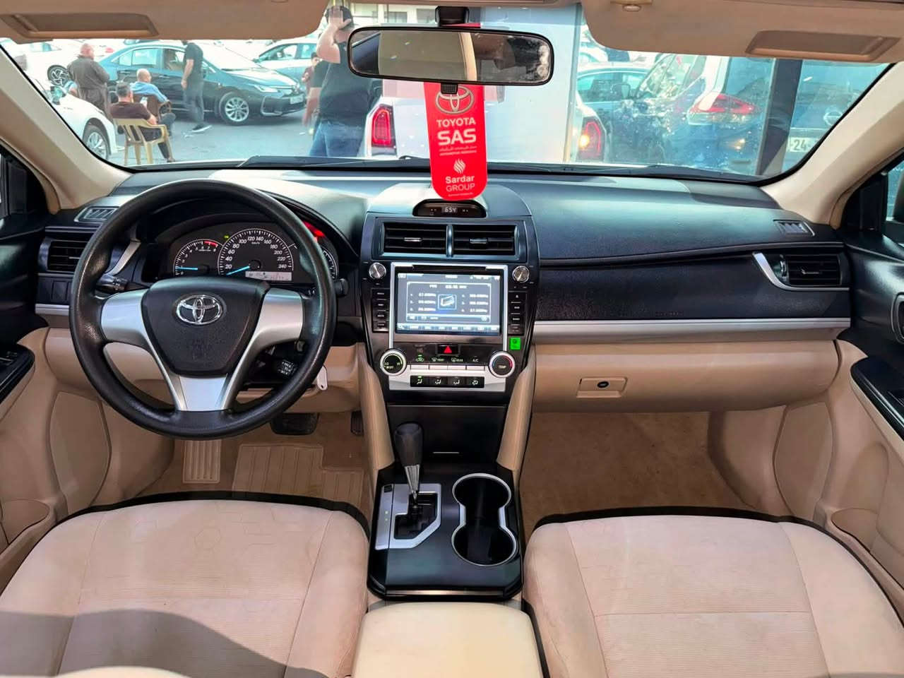 تيوتا كامري موديل 2015 السيارة وكالة الشركة الجيهان 
مواصفات GL السيارة مكفول كفالة عامة من كولشي
السيارة حلوة جديدة هزه رقم سنيوة جديدة مكان السيارة أربيل داخل معارض السيارة ده عامي لو دة عامي بشرط رقم هاتف سعر 148 ورقه بيها مجال بسيط
ء***********
ء***********
