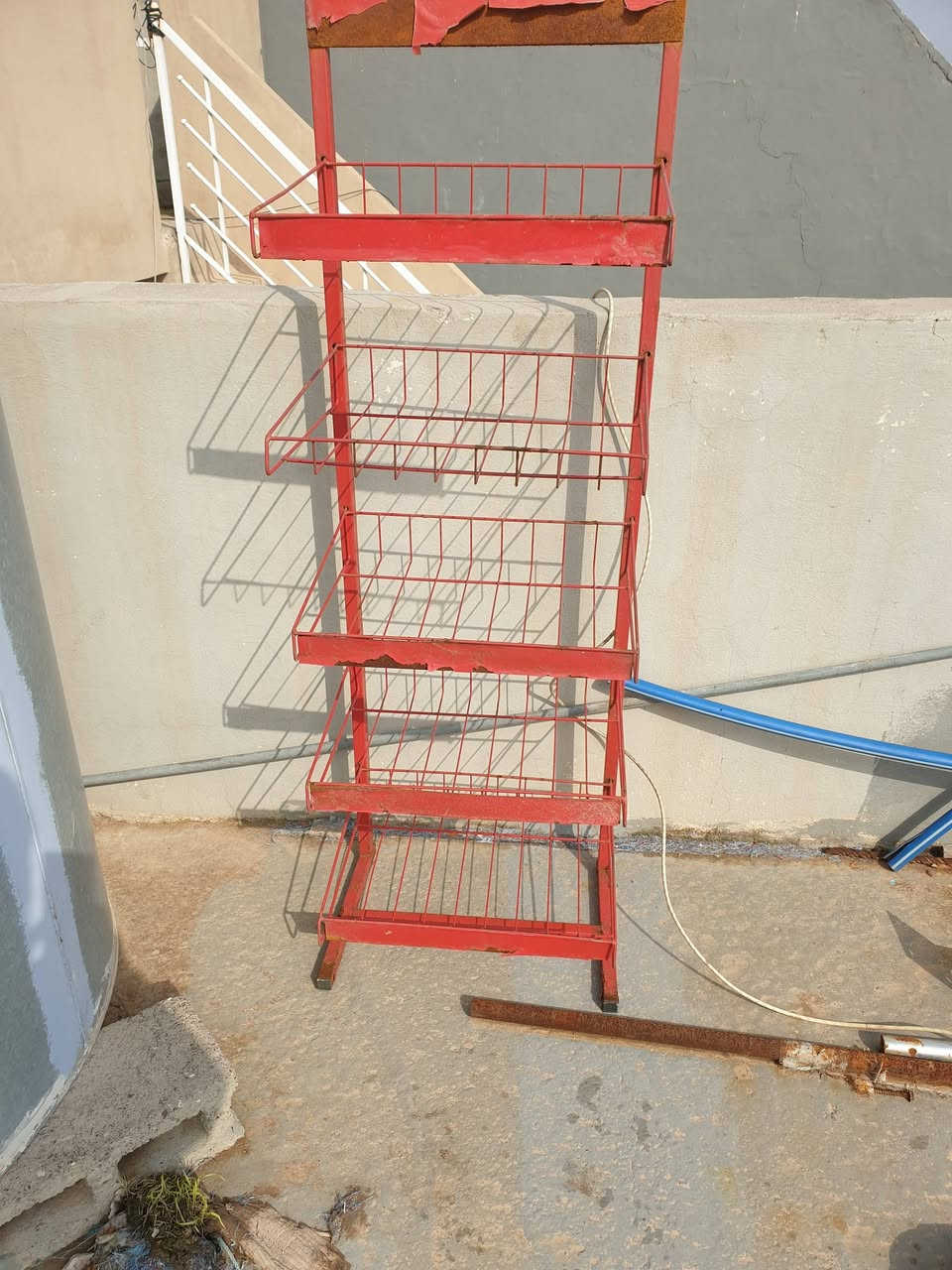 عندي سماعات مجموعتين ٣ الجوزيات ٢ الصفر وعندي مدات ٣ ومحفوره ١ وسلات ستيل ٣ وعارضه ١ وغطاء سياره  ٢ غراض مال بيت وماعندي توصيل ادفع سعر  .  حي سومر ***********
