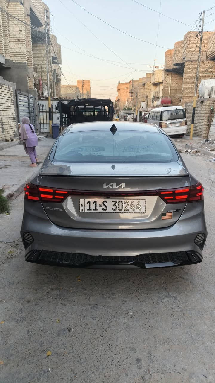 السلام عليكم
للبيع 
فورتي 2022 GT Line
وأرد امريكي 
مكينه 2.0 دوش
فتحة سقف 
بصمه + بصمه أبواب 
تشغيل عن بعد
شاشه كبير 
كامره خليفه 
رادار  خلفي 
رادار جانبي 
اشاير بالمري 
لد امامي خلفي
تحكمات ستيرن 
اشارة ترحيب 
ماشية85 mi
مكاني بغداد/ الشعلة
رقم ‭***********
السعر 125$ وبيهه مجال بسيط
شرط تحويل.

ملاحضة /حادث السيارة ثلاث قطع امامي ومحرك مفتوح كازكيت يعني محرك بايعلك والكير بلادي

