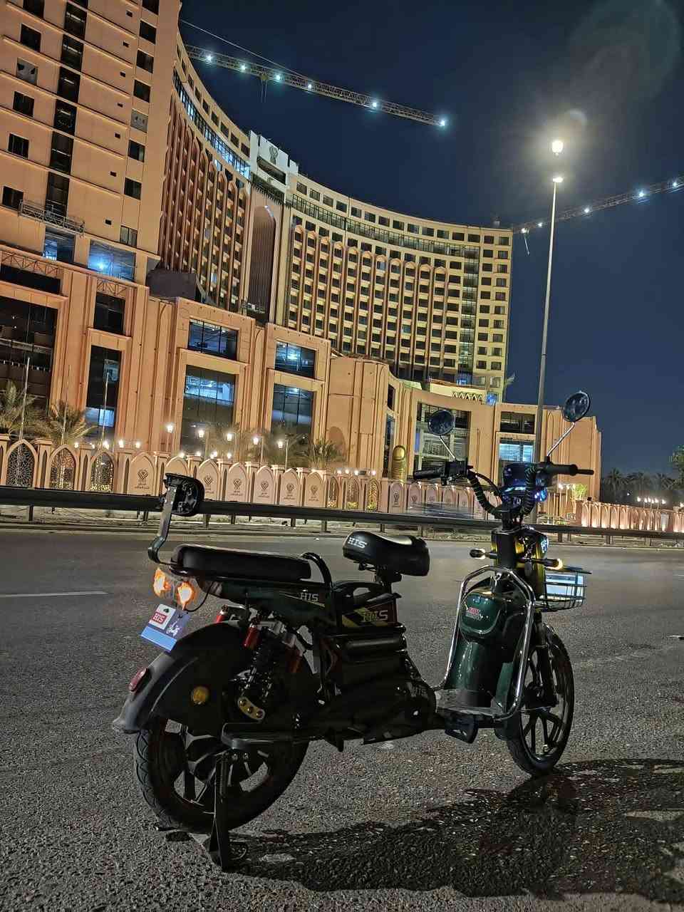 دراجة بايسكل شحن حجم 20 جديد موديل 2024  الجيل الثامن(🔴 بس مابيهة باتريات و تصليح العقل 🔴
بطاريات ١٦٠ الف و العقل يتصلح ٥٠ الف بس و مابيهة شي بعد 
,5 بطاريات - _ 60فولت _الملف 1000واط
تمشي بالشحنة الواحدة اكثر من40 كم- 
سرعة حقيقيةو60 كم بالساعة 
كلشي شغال و مابيهة شي بعد نضيفة شخط مابيهة استعملتهة شهر بس  ،،فوول مواصفات
 دبل اشارة..و بيهة ديجي 🔊 شاشة اي باد تظهر نوع العطل - 4 سرع- اشارة شغالة - اطارات جوبلس عريض -بايدرات - ستان كبير- مرايا جانبية - سلة امامية مميزة - اشارات ضوئية امامية وخلفية - لايت -ستوب لايت رماش - سويجين - قفل بطارية- بصمة - جهاز انذار ضد السرقة - تشغيل عن بعد - سرج طبي _جكمجة بيهة
استاند تلفون و شاحن،
الدراجه مكفولة كفالة عامة 
 السعر  250 وبيها مجال بسيط. للشراي🤏  مستعجل عله بيعته.
المكان بغداد.. الكرخ🌃
للتواصل خاص وتساب رقمي***********
