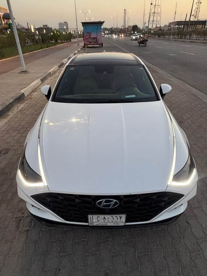 سوناتا 2021 امريكي كفاله
فول مواصفات لمتد بيها طخه بجاملغ الايمن كد اصبعين 
مكينه 1600 
السعر 152 وبيها مجال قليل
***********
