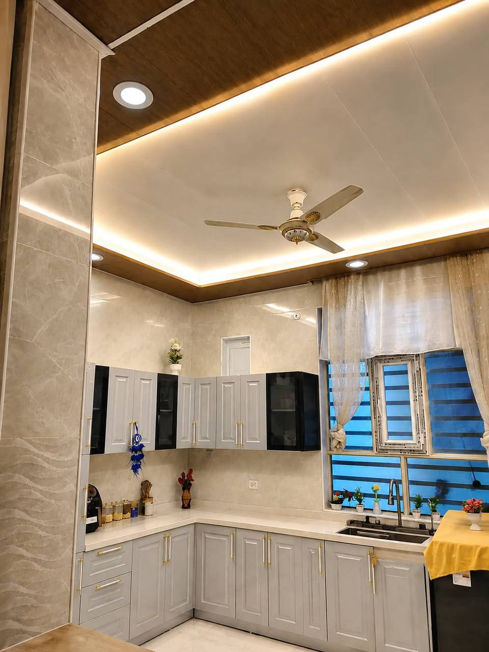 🏠 بيت للبيع – حي العسكري
📍 حي العسكري مقابل أسواق آدم
📐 المساحة: 200 متر
🏡 بناء جديد – طابق واحد
يتكون من: 🔹 غرفتين نوم
🔹 صالة
🔹 مطبخ
🔹 استقبال
🔹 حمام داخلي
🔹 حمام خارجي
💰 السعر: 195 مليون
⚡ بيع مستعجل – السعر مناسب
📞 للاستفسار والاتصال:
***********
