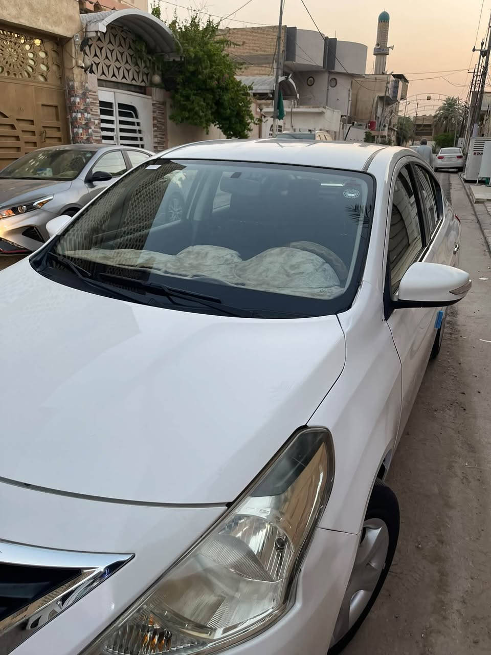 السلام عليكم 

نيسان صني ٢٠٢٣ 
ماشية ١٦ الف فقط فقط 🔥
كير حدادية مكينة مكفول على وضع الشركة 
تبريد قطعتين 
دواخل اسود 
بيها فقط جاملغ مبدل و مصبوغ اثر دحچة موضح بالصور
باقي السيارة مكفول من اي شي 
السيارة مال جناي مو مال بياع شرّه
السعر ١٠٠ ورقة 
مكاني نجف
للتواصل واتساب فقط
***********
