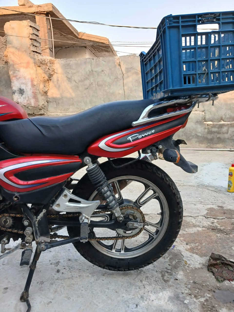 ماطور نوع جني
موديل 2019 نظيف كلش شوفة عينك 

كلشي بي شغال سلف 

اشاير 

دفره 

كل هاي الفترة عد جناي من البيت للشغل فقط

حديدة تريدها بخاطرك كلشي ما ناقصها 

السعر 800 وبي مجال لليستاهل 

واتساب ***********
