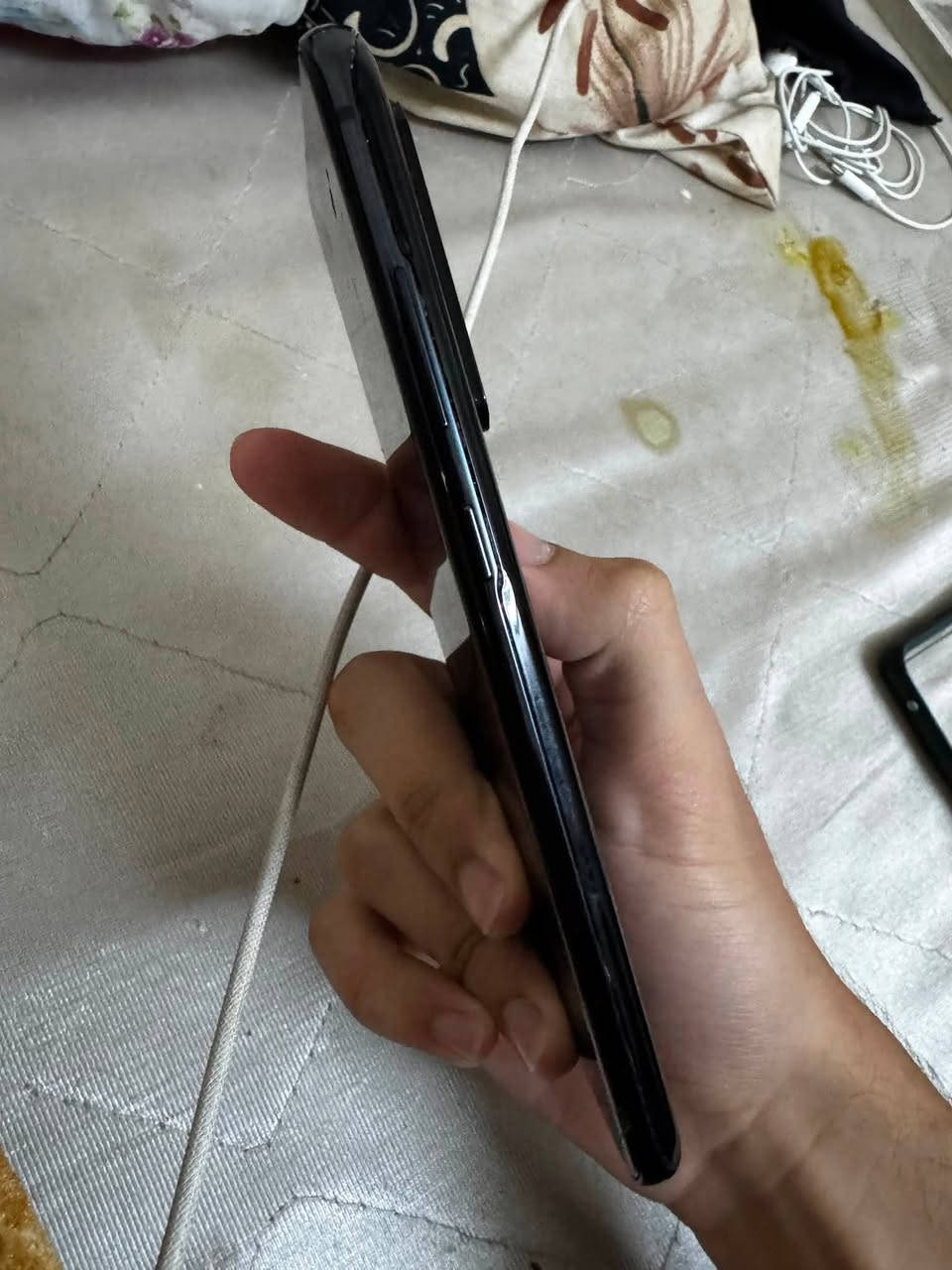 S20 ultra 128/12 كيكة
شرق اوسط دبل شريحة باكيت مطابق
مشاكل: وحده من الكامرات تحتاج تنظيف وفطر بالزاوية وخيال جدا جدا خفيف مال زائد تيكتوك ممبين بس وجب الذكر 
سعر ٢٠٠ الف مكاني بغداد كرخ
رقمي ***********

