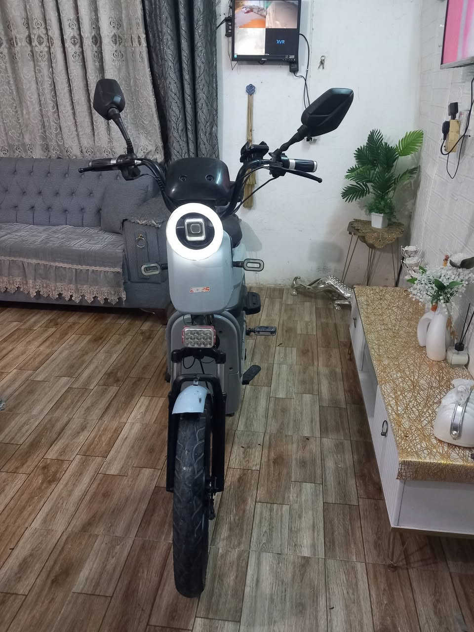 دراجه شحن موديل ٢٤ بطاريات اكبار دراجة كاملة اي نقص مابيها سعر ٢٠٠ بعقوبه مجسر المفرق هاتف ***********

