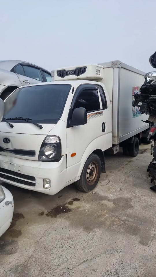 يوجد قطع غيار كيا بنكو جمله فقط!!
شركة ماهر الحجار 
يوجد توصيل لجميع محافظات العراق 🚚 
للتواصل ***********……‭***********‬
