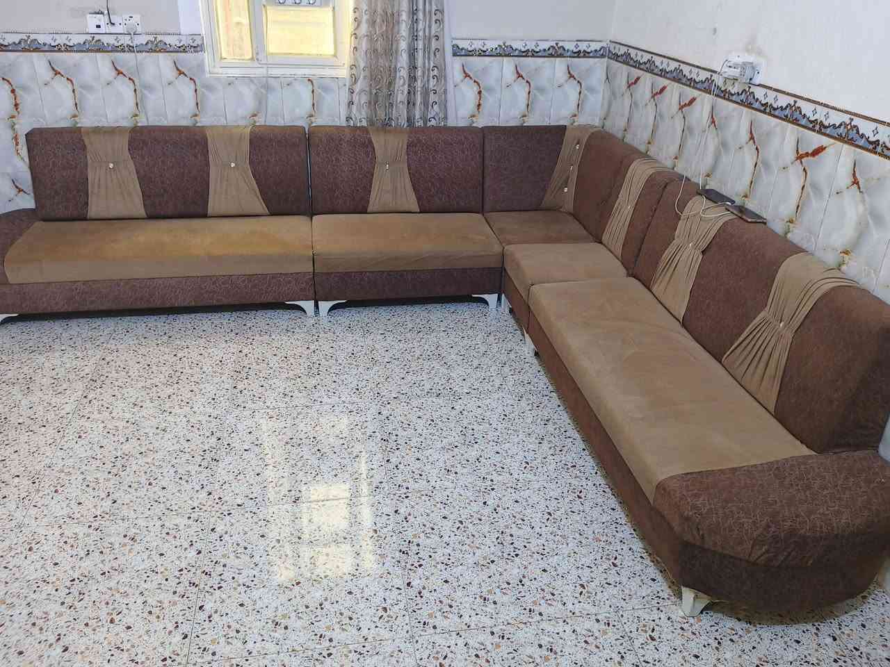 ديوان 10مقاعد فول اخو جديد مستخدم حاطه بيع ومراوس شراي يتصل وكو توصيل ***********

