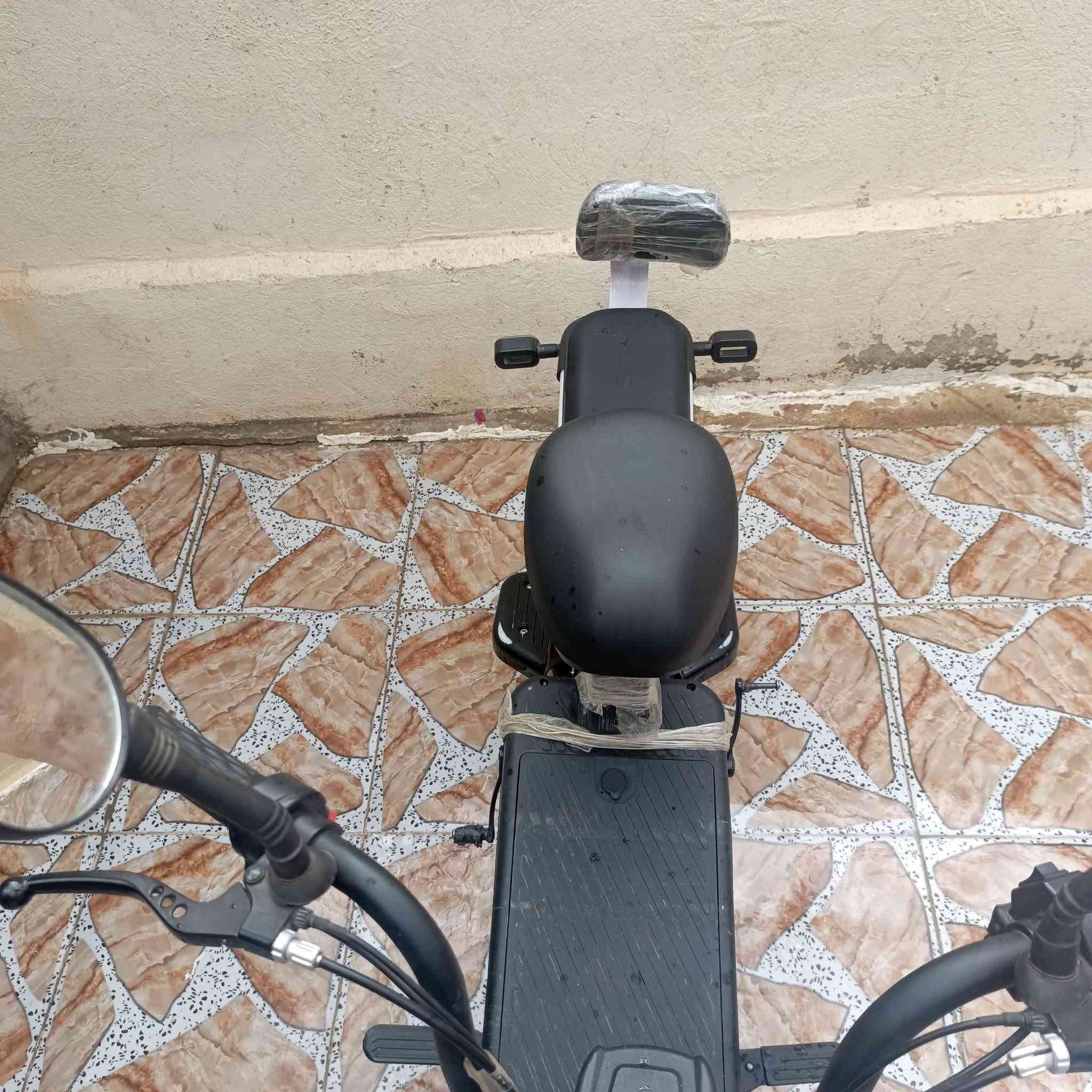 للبيع درجة شحن حجم 14 نظيف
السعر 250الف بي مجال 
رقم الموبايل ***********

