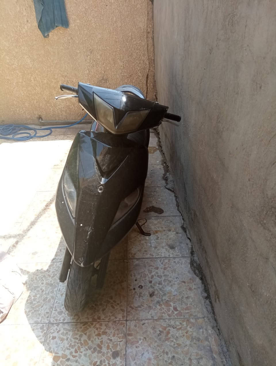 دراجه ناريه ثعلب يرادلها ضفيره وشيال بس نضيفه وناعمه 200 نهايتها حي العامل ***********
