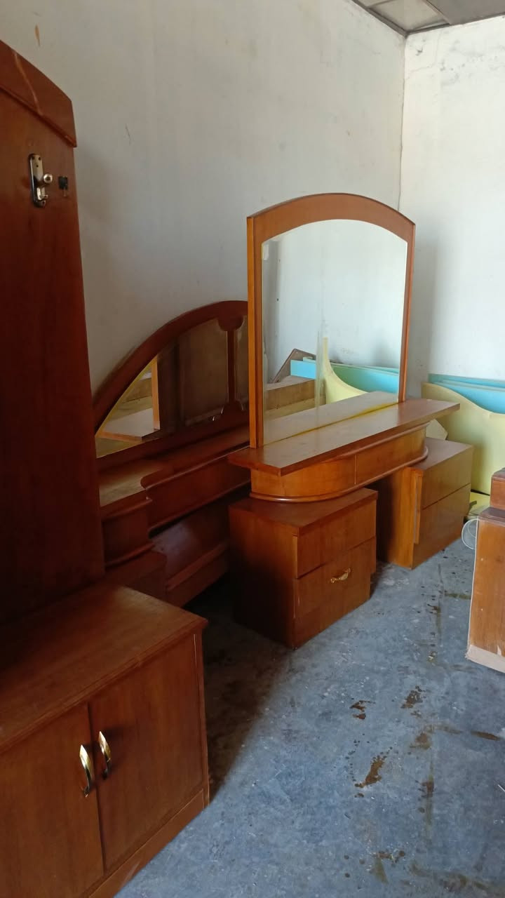 يوجد لدينا غرف نوم صاج عراقي فول نظيف العنوان قريه صدر النهر الشارع العام أي استفسار اتصل على الرقم ***********
