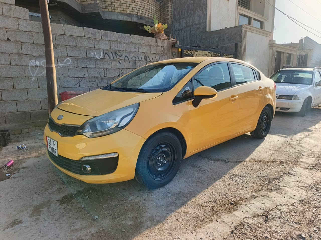 سلام عليكم للبيع كيه ريو مديل 2015 وارد امريكي حادثه جاملغ وبنيد بدون دواخل مكينة كير صدر تخم تاير خير من الله تبريد ثلج سياره حلوه جاهزة من جميع نواحي رقم بغداد دولي تحويل مباشر مصفره هيئه وغرامات مكان بغداد دوره سعر 70 وبيه مجال للطيبين رقمي ‏‪***********‬‏
