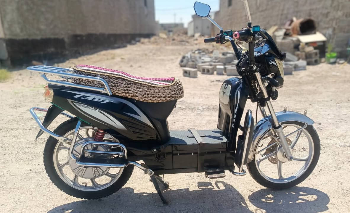 السلام عليكم 
هارلي شركة بغداد 
دراجة نظيفة وحلوة
بطاريات صارلهن تقريبا سبوعين من مشدودات الولي 32 امبير انتاج 26 ارقى نوعية وين ماتريد افحص واي نقص مابيها كهربائيات كلها شغالة 

السعر 450وبيها مجال بسيط(جماعة 350 و 375 لا تعبون نفسكم) 

للتواصل *********** بي واتساب
