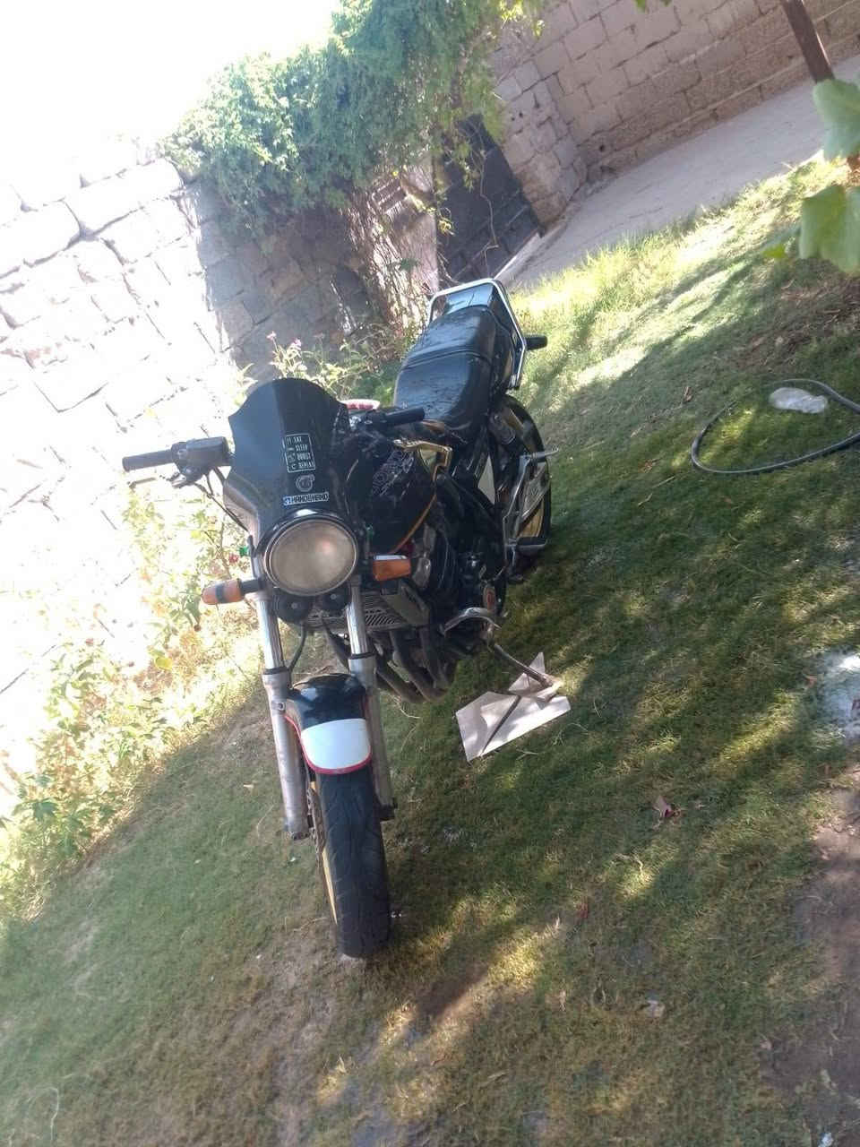 السلام عليكم مكلف بل نشر 
دراجه هوندا سيبي فور جيل اول محرك 400 
دراجه بعدها بحيلها تجي انت تفحص وتاخذ منها شلعه ومعدل دراجه خير من الله  
تخم بلكات جدد 
مي راديتر جديد 
دهن جديد 
نقصها فحمات مال صلف ودسكات مال بريك الوره يرادلهن تبديل 
دراجه مكفوله من التاير للتاير 
مكاني فلوجه 
السعرمليون و3ميه
رقم صاحب الدراجه ***********
