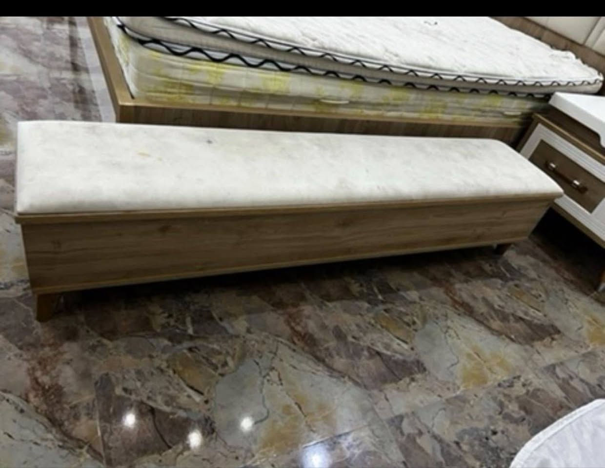للبيع غرفة نوم نظافة جديد السعر 850 وبيها مجال
 للشراي أتصل وتدلل ***********

