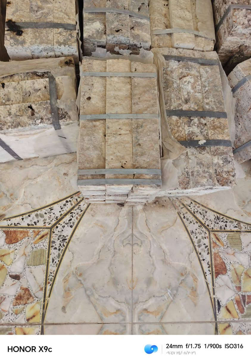 السلام عليكم حجر للبيع العدد 60 او 65 كبس المكان بابل الورديه خارج الحجر السعر ب 100 وبيها مجال نظيف غير متواج الخاص فقط رقم ***********
