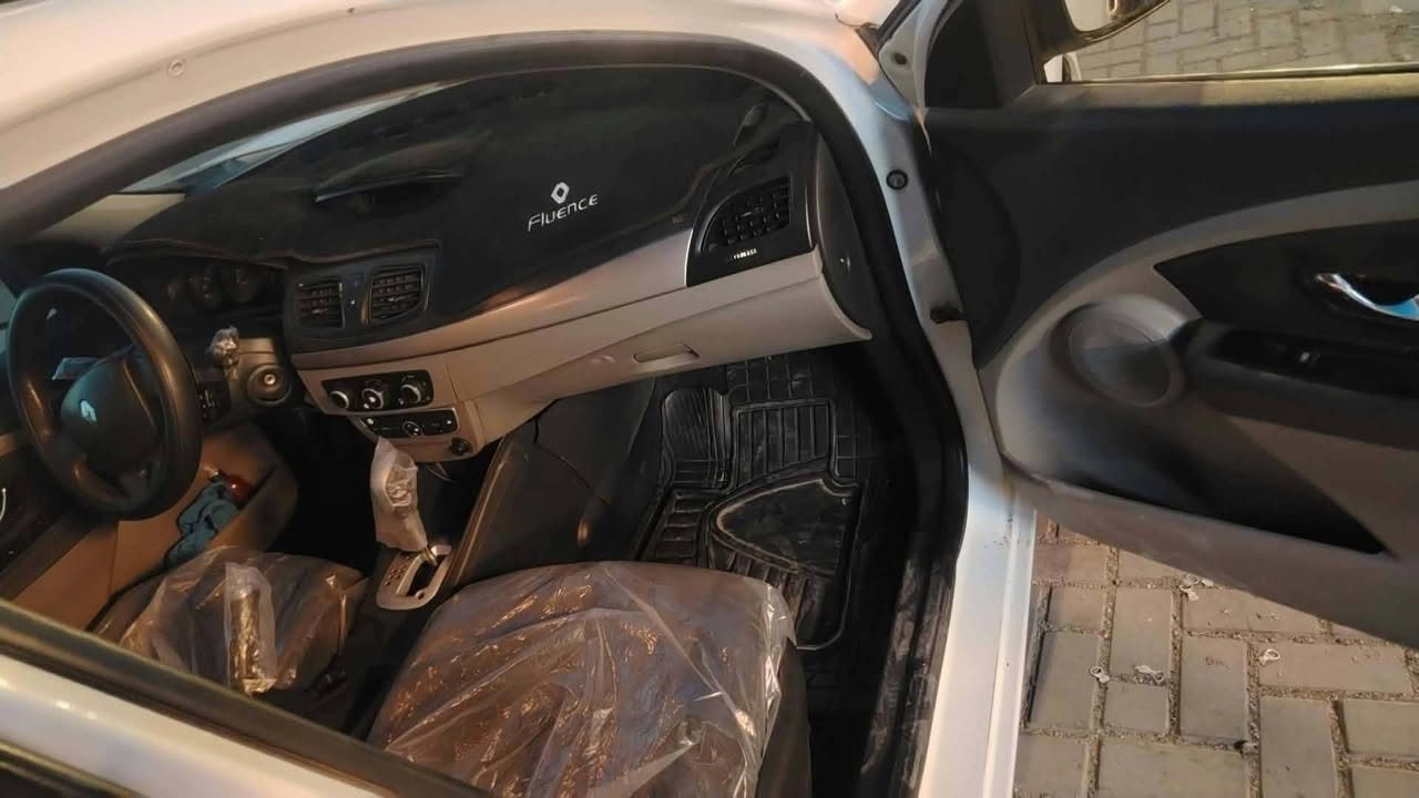 السلام عليكم رينوفلوانس ٢٠١٣ رقم بغداد نكليزي سنوية٢٧ سيارة  محرك صار٥ايام من شادة حاوية كيرATمرغوب صدر امامي خلفي جديد تبريد ثلج منظومة كلة مبدلة تخم تاير باتري جدد هزة جديدة بيع اومراوس السعر٦٠اوبية مجال ***********مكان سيارة بغداد ابودشير
