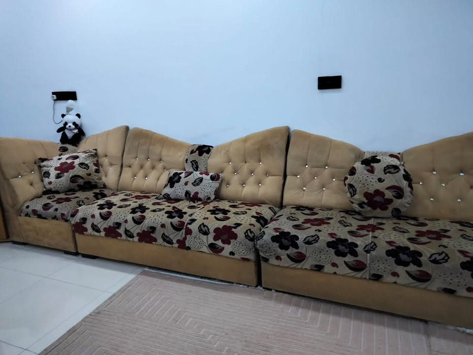 تخم للبيع 8 مقاعد مبي اي ضرر سعره 250
للتواصل***********
