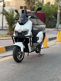 شباب دراجه شحن للبيع نوع صاعقه دراجه مستخدمه شهر ونص فقط تجي وشوف بعين...