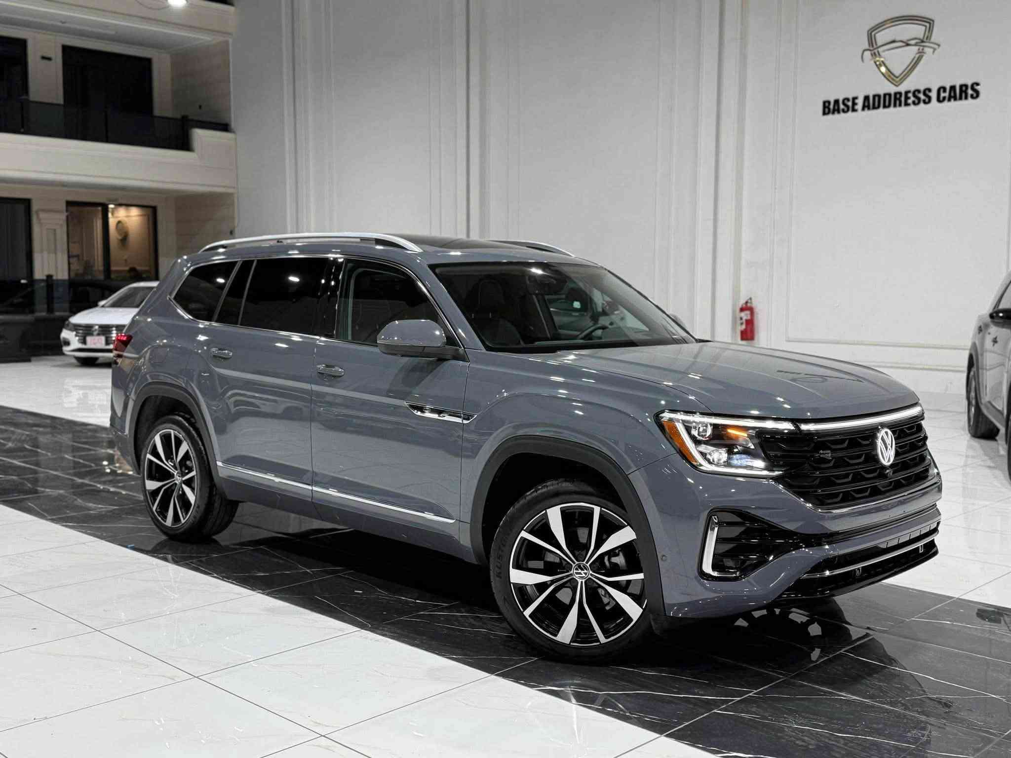 Volkswagen Atlas SEL Premium R-Line 2025
‎عداد المسافة : 11 الف مایل 
‎السیارة کلین تایتل بدون صبغ و تبدیل 
‎فاملي ٧ راکب 
‎لون سمنتي اعلی لون ب اطلس 

‎اعلی المواصفات  SEL premium Rline 1/1 :
‎سقف بانوراما
‎داتاشو 
‎بصمة تشغيل
‎بصمة أبواب
‎تشغيل عن بعد (Remote Start)
‎صندوق شفط كهربائي
‎رادار أمامي (تحديد مسار)
‎رادار جانبي (نقاط عمياء)
‎رادار خلفي (تحذير من الاصطدام)
‎كاميرات محيطية 360°
‎سستم سماعات FENDER
‎تحكم وضعيات القيادة Drive Modes 
‎اوتو بارك Auto Park
‎تبريد مركزي لمس
‎كشنات ميموري
‎كشنات جلد
‎کشن تدفئة و تبرید
‎هاند بريك بصمة
Android Auto 
Apple Car Play 
‎مانع انزلاق+ABS
‎شاشة كبيرة لمس
‎حساسات خلفية+ كاميرا 
‎تحكمات استيرن
‎اوتو ستارت Auto start 
‎اوتو ستوب Auto Stop 
‎وبقية المواصفات المعروفة
‎‏‎ 
‎مکان سیارة اربیل
‎‏‎سیارة بدون رقم تترقم شمالي 
‎‏‎‏‎للاتصال والاستفسار
‎☎️*********** اسیاسیل
‎کورك *********** ☎️
