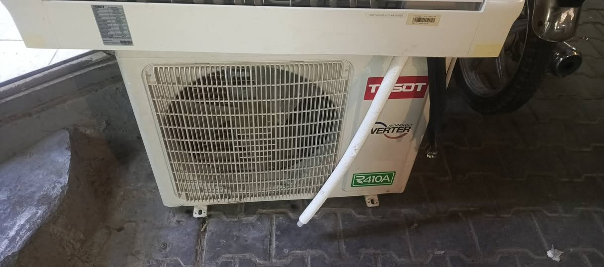 سلام عليكم 
سبلت TOSOT
INVERTER
واحد طن 
سبلت كمل وحتى بوريه جدا 
سبلت كلش نضيف 
٤٥٠ الف 
***********
