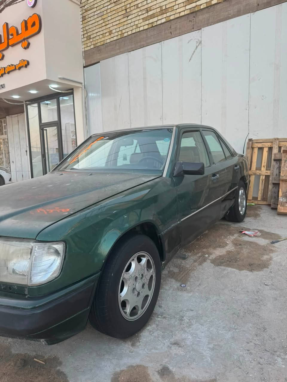 سياره مارسيدس دب موديل 86
سياره نضيفه شوف العين 
سياره بسمي مداور ثاني يوم 
محرك 3000 بطه 
غرفه جديده مبدلها بيدي 
بيها طخه شويه وره 
مكان نجف 
سعر اتصل على هاتف 📞 
*********** 
وبيكم خير وتدلون
