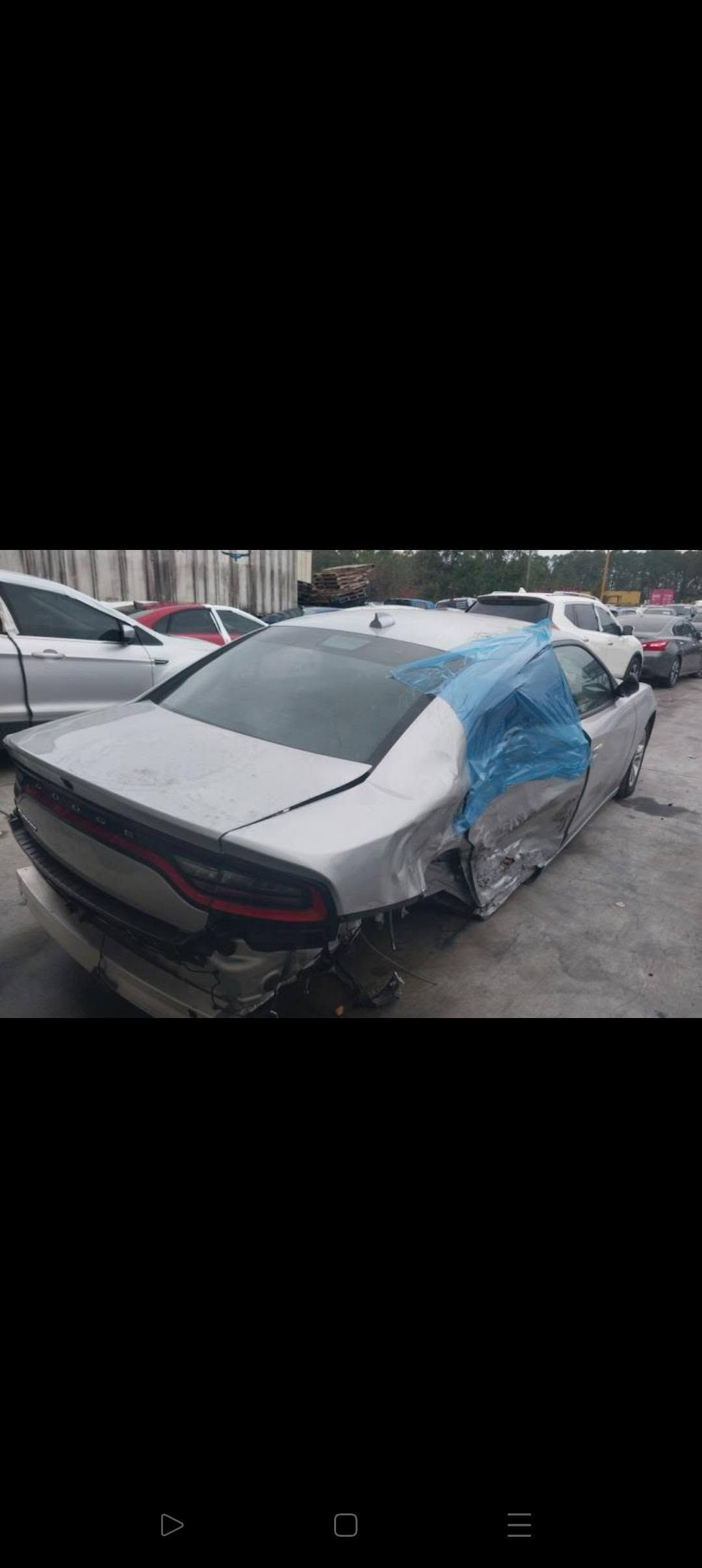 جارجر SXT • ٢٠٢٣ • بدون رقم